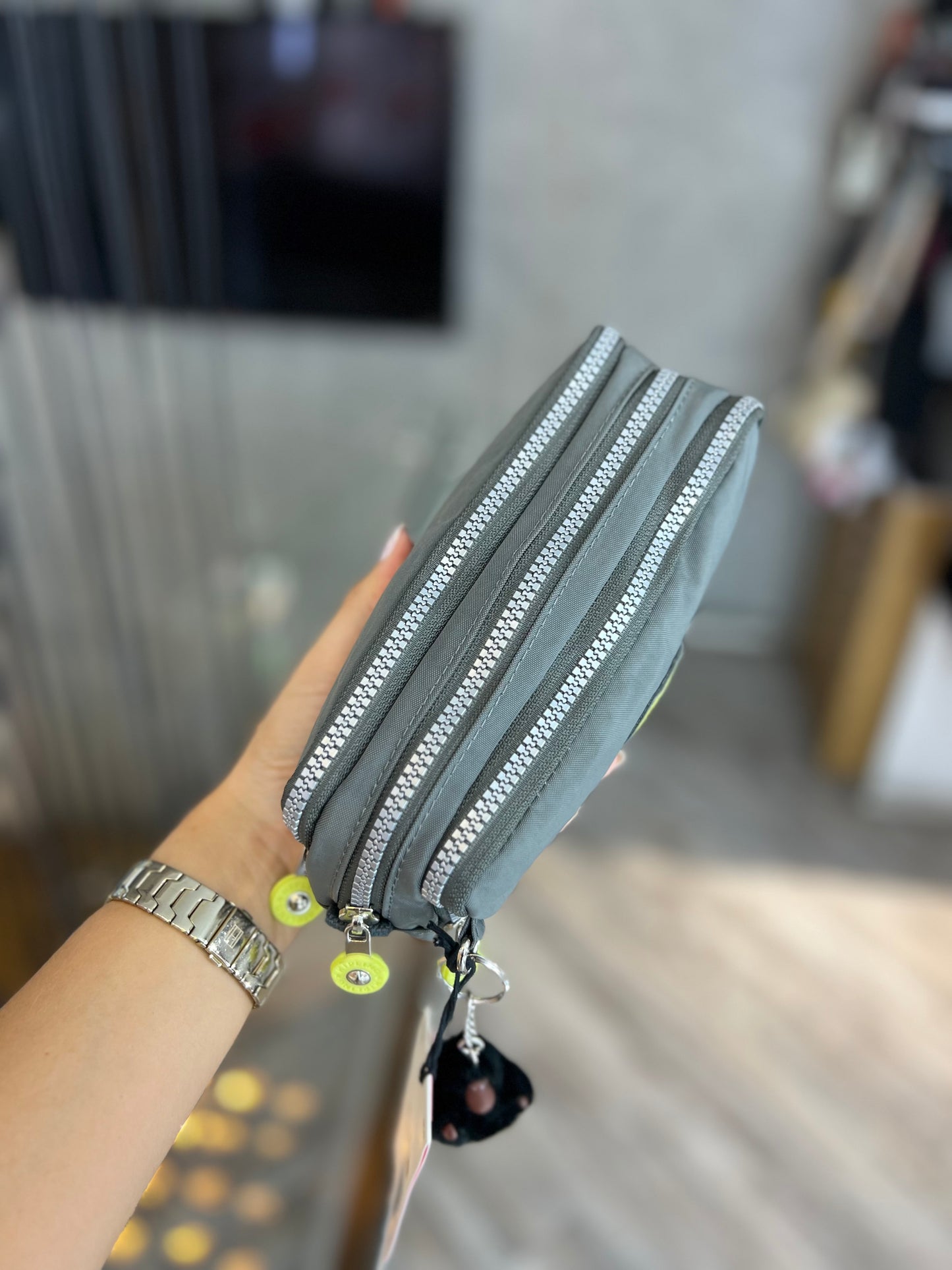 Cartuchera Triple Gris